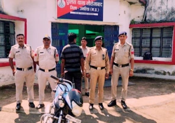 नौरोजाबाद में मोटरसाइकिल चोरी का आरोपी गिरफ्तार, चोरी गई बाइक बरामद